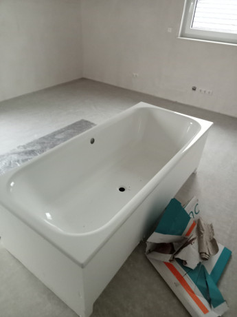 badrenovierung-mit-stil-saubere-fliesenarbeiten-perfekte-fugen-big-1