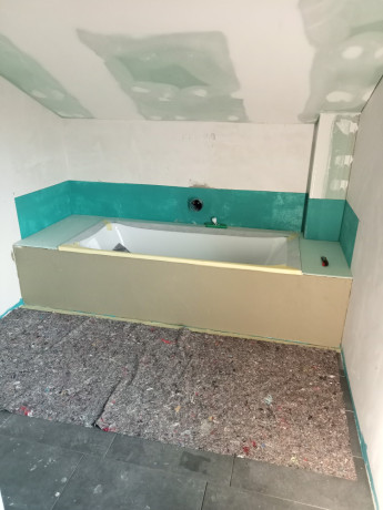 badrenovierung-mit-stil-saubere-fliesenarbeiten-perfekte-fugen-big-8